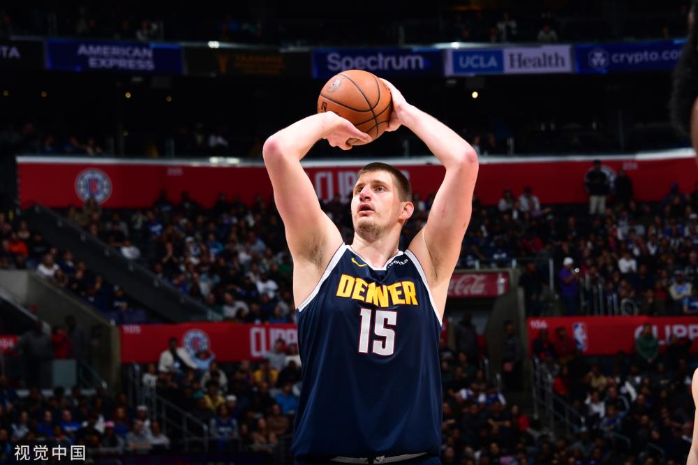 空降的新主 空降的新主