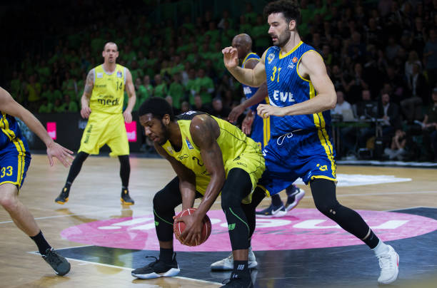 由守转攻提 由守转攻提