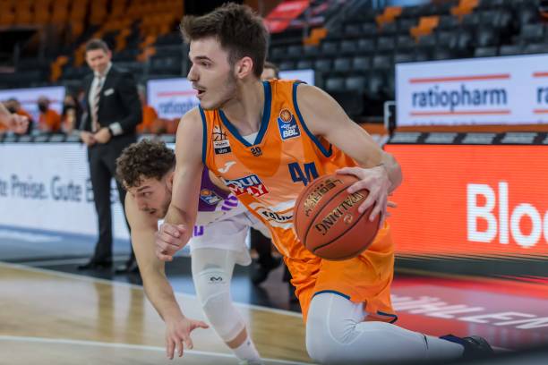 质的严峻考 质的严峻考