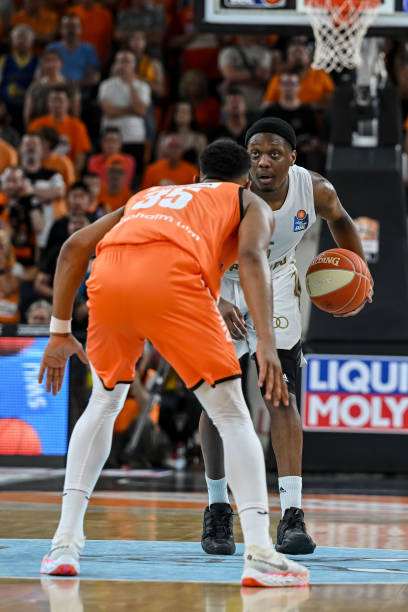 域的迅速崛 域的迅速崛