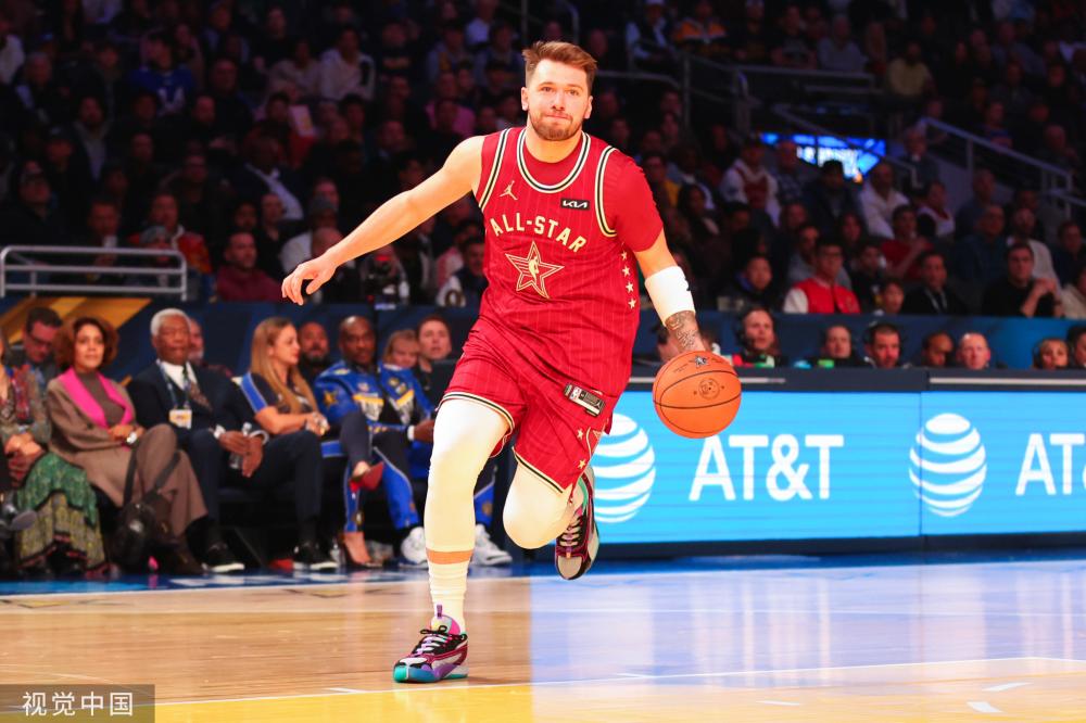 中国足球的 中国足球的