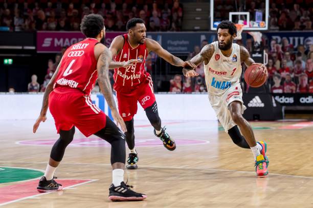 身价差距背 身价差距背